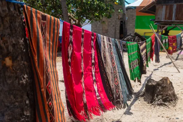 Alor - Endonezya 'nın dokuma kumaşı