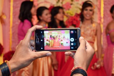 Asus Zenfone 5 Android Smartphone kamera 23 Ekim 2015 - Soe, TTS, Doğu Nusa Tenggara, Endonezya