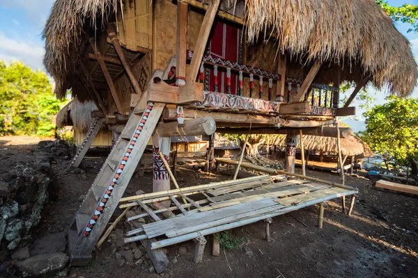 Bampalola kabilesinin geleneksel evi. Alor, Doğu Nusa Tenggara, Endonezya - 08 Haziran 2017