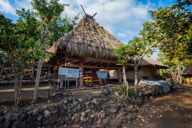 Bampalola kabilesinin geleneksel evi. Alor, Doğu Nusa Tenggara, Endonezya - 01 Eylül 2021