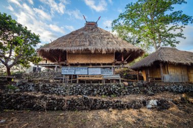 Bampalola kabilesinin geleneksel evi. Alor, Doğu Nusa Tenggara, Endonezya - 01 Eylül 2021