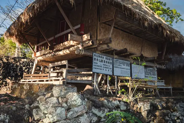 Bampalola kabilesinin geleneksel evi. Alor, Doğu Nusa Tenggara, Endonezya - 01 Eylül 2021