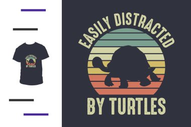 Kaplumbağa tişörtü kolayca dikkatini dağıtır.