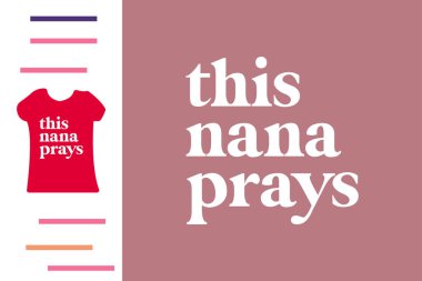 Bu nine tişört tasarımı için dua ediyor.