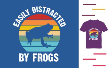 Kurbağaların gömlek tasarımı yüzünden dikkati kolayca dağılıyor.