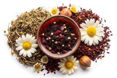 Aromatik bitkisel çay papatya çayı ve Hibiscus 'un düz bir kompozisyonda karışımı..