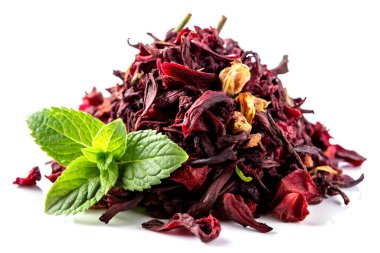 Dağınık taze nane yapraklarıyla vurgulanmış koyu kırmızı çiçekli zengin bir yığın canlı renkler, toprak dokular ve aromatik cazibe mükemmel bir ahenk..