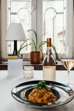 Profesyonel olarak hazırlanmış balık ve deniz ürünleri ile sağlıklı ve lezzetli yemekleri yakından çek..