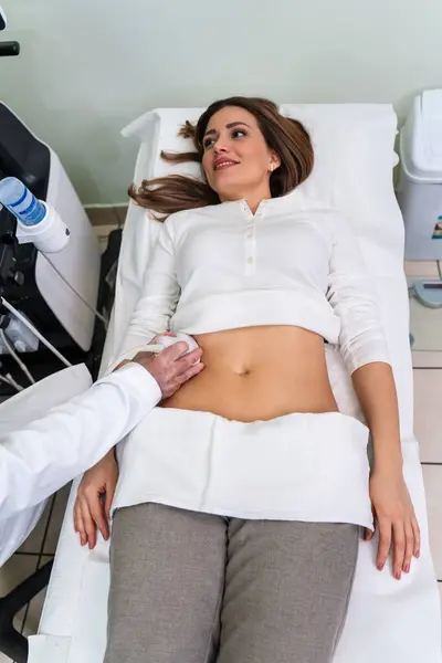 Paciente Sexo Feminino Meia Idade Exame Abdominal Check Com Ultra — Fotografia de Stock