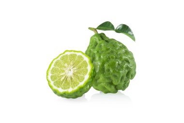 Taze bergamot meyve dilimi beyaz arka plan, ot ve tıbbi izole