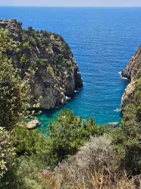 Deniz kıyısının güzel manzarası