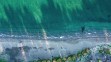 İnciralti, İzmir 'in güzel dalgalarıyla Türk deniz manzarası