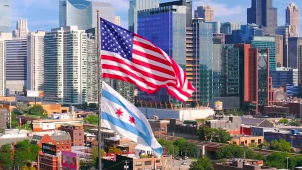 시카고 다운타운의 빌딩과 고속도로 정신과 애국심 빌딩의 활기찬 조화를 이루는 — 비디오
