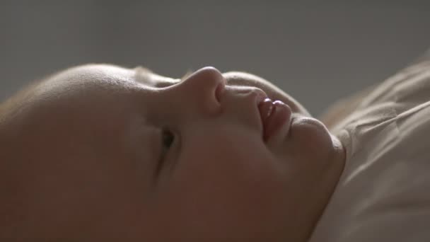 Новонароджена Дитина Сміється Щаслива Дитина Батьківство Батьківство Батьківство Емоційний Постріл — стокове відео