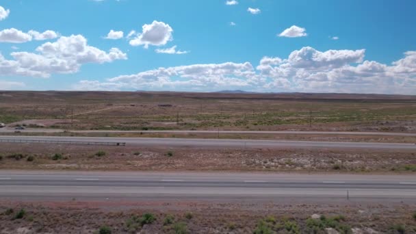 Desert Steppe Drive Semi Trucks Azure Skies Imagens Alta Qualidade — Vídeo de Stock
