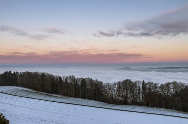 Güneşli ve buzlu Kış Harikalar Diyarı