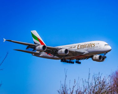 İniş ve İniş Yapan Uçak