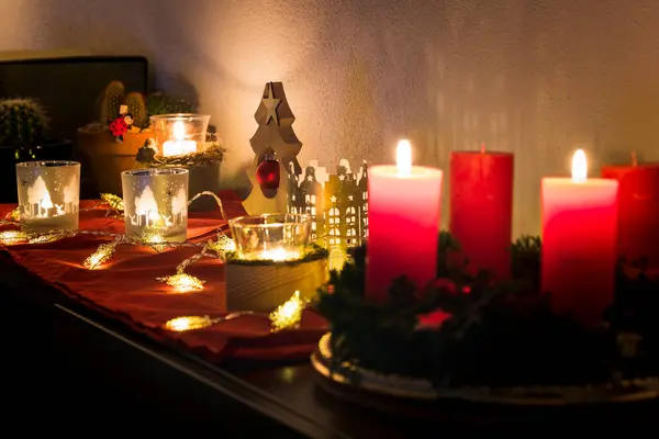 Noel Işıkları ve Mum Işıklı Dekorasyonlar