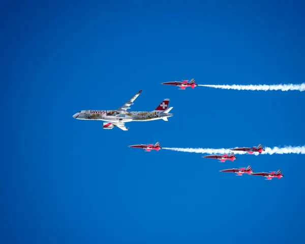 Lauberhorn Yarışı 'nda İsviçre Hava Gösterisi
