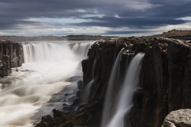 İzlanda - Dettifoss Şelalesinin Gücü ve Majesteleri