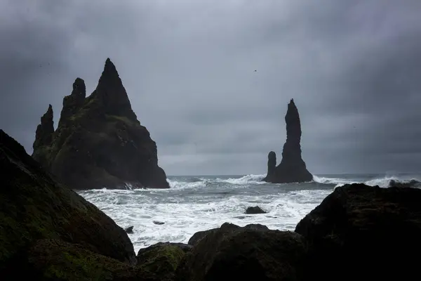 İzlanda - İzlanda 'nın Görkemli Kara Kum Sahili