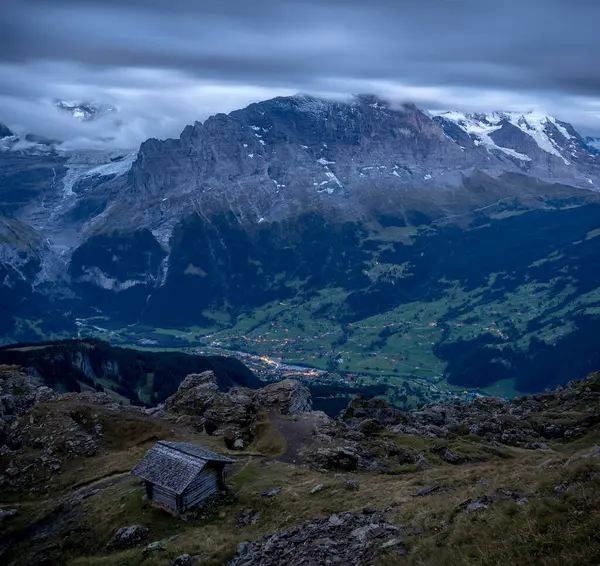 Grindelwald 'da gece vakti Huzurlu bir Alp Gecesi