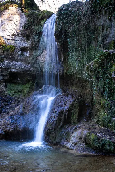 Jura Aargau İsviçre 'de Gem Linner Şelalesi