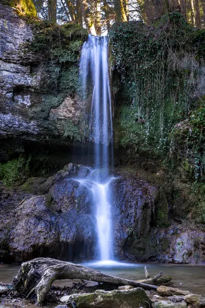 Jura Aargau İsviçre 'de Gem Linner Şelalesi