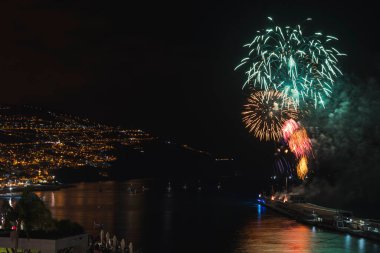 Funchal Madeira 'da Olağanüstü Havai fişek Gösterimi