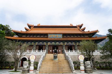 Hong Kong 'da Doğa ile çevrili Majestic Buddha Tapınağı