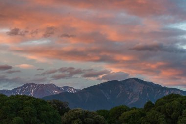 Yeni Zelanda Akşamları Altın Işık Düşüyor