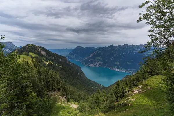 Gitschen Bölgesi 'nde nefes kesici Alp Yürüyüşü