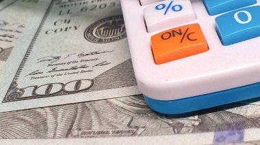 Pervane dolarları, film bütçesini, finansmanı veya yatırımı temsil eden hesap makinesi.