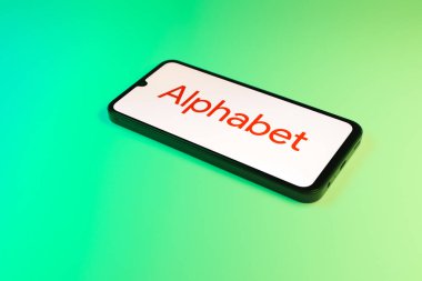 Prag, Çek: Logo alfabesiyle izole edilmiş arka planda modern akıllı telefon