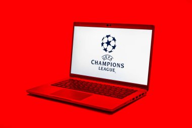 Prag, Çek Cumhuriyeti - 21 Ekim 2024: Şampiyon lig logosunu gösteren modern dizüstü bilgisayar ekranı