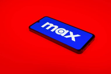 Prag, Çek Cumhuriyeti - 10 21 2024: Maksimum logoyu gösteren akıllı telefon.