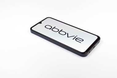Prag, Çek Cumhuriyeti - 720 2024: Abbvie logosunu gösteren akıllı telefon