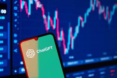 Prag, Çek: Sohbet gpt logosuna sahip modern akıllı telefon 