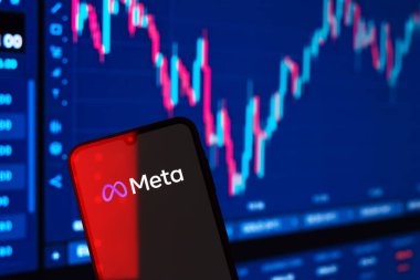 Prag, Çek Cumhuriyeti - 720 2024: Meta logosunu gösteren akıllı telefon.