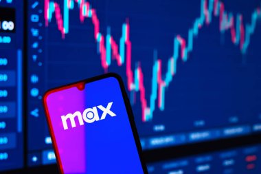 Prag, Çek Cumhuriyeti - 10 21 2024: Maksimum logoyu gösteren akıllı telefon.