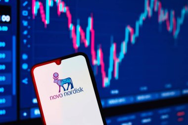 Prag, Çek: Novo nordisk logosuna sahip modern akıllı telefon 