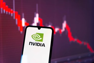 Prag, Çek Cumhuriyeti - 10 21 2024: NVIDIA logosunu gösteren akıllı telefon.