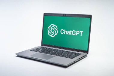 Prag, Çek Cumhuriyeti - 10 21 2024: ChatGPT logosunu gösteren bir defter