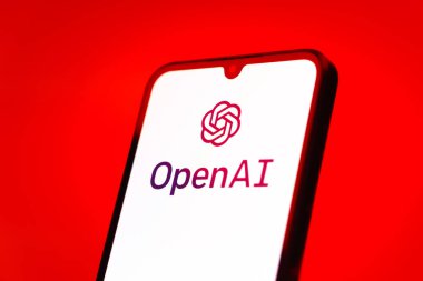 Prag, Çek Cumhuriyeti - 10 21 2024: OpenAI logosunu gösteren akıllı telefon.