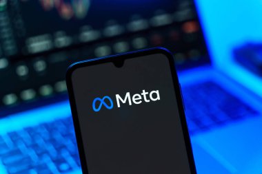 Prag, Çek Cumhuriyeti - 720 2024: Meta logosunu gösteren akıllı telefon