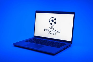 Prag, Çek Cumhuriyeti - 10 21 2024: UEFA Şampiyonlar Ligi logosunu gösteren bir defter.