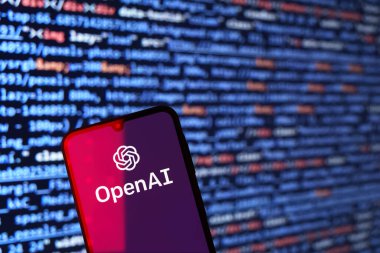 Prag, Çek Cumhuriyeti - 02 21 2025: OpenAI logosunu gösteren dizüstü bilgisayar.
