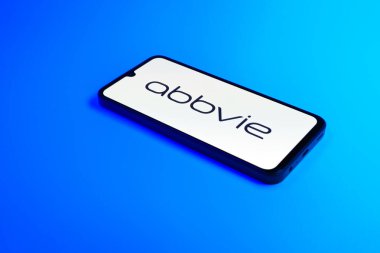Prag, Çek Cumhuriyeti - 02 21 2025: AbbVie logosunu gösteren dizüstü bilgisayar.