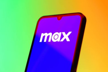 Prag, Çek Cumhuriyeti - 10 21 2024: Maksimum logoyu gösteren akıllı telefon.