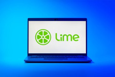 Prag, Çek Cumhuriyeti - 02 21 2025: Lime logosunu gösteren dizüstü bilgisayar.